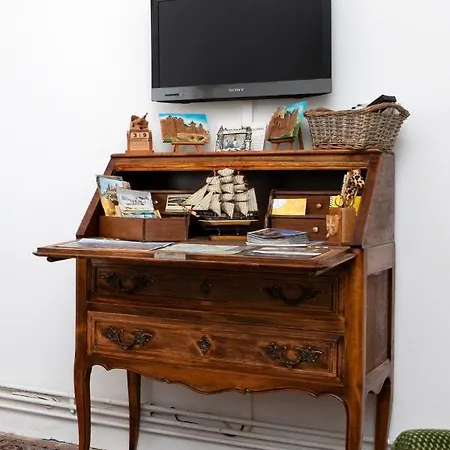 Cote De La Cite Medievale *