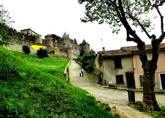 Cote De La Cite Medievale *